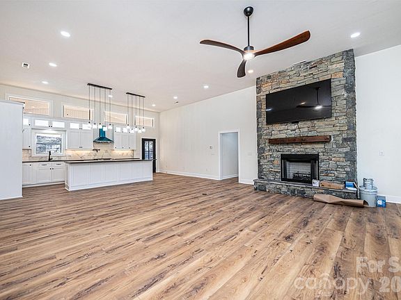 4th image of 1721 Songbird Ct SE