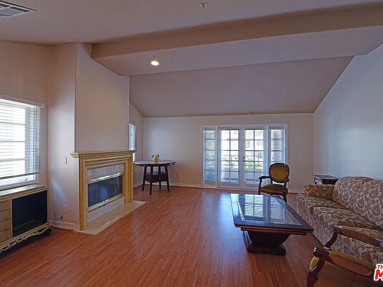 2015 S Beverly Glen Blvd #402 — Photo 14