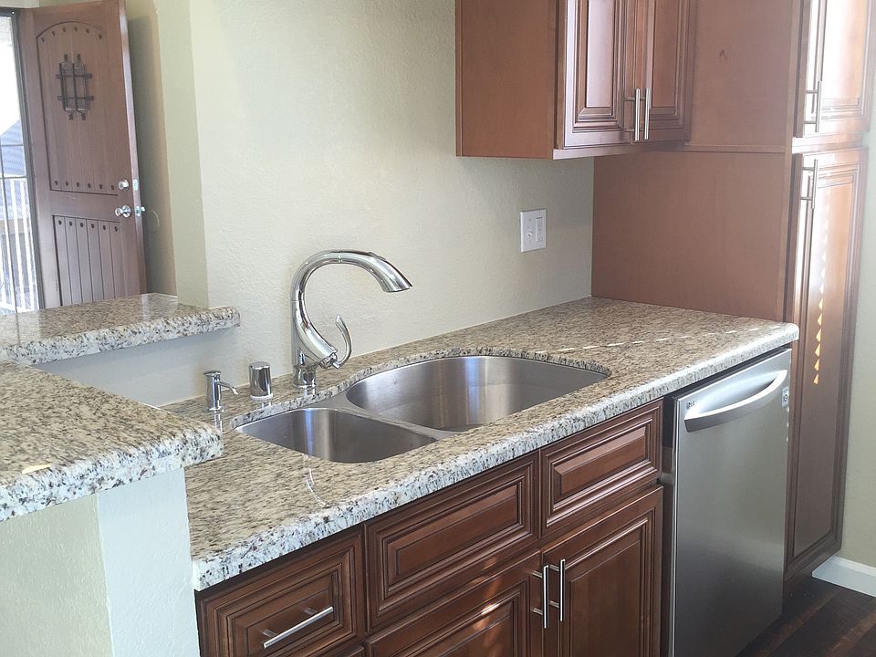 Gorgeous custom gourmet kitchen!