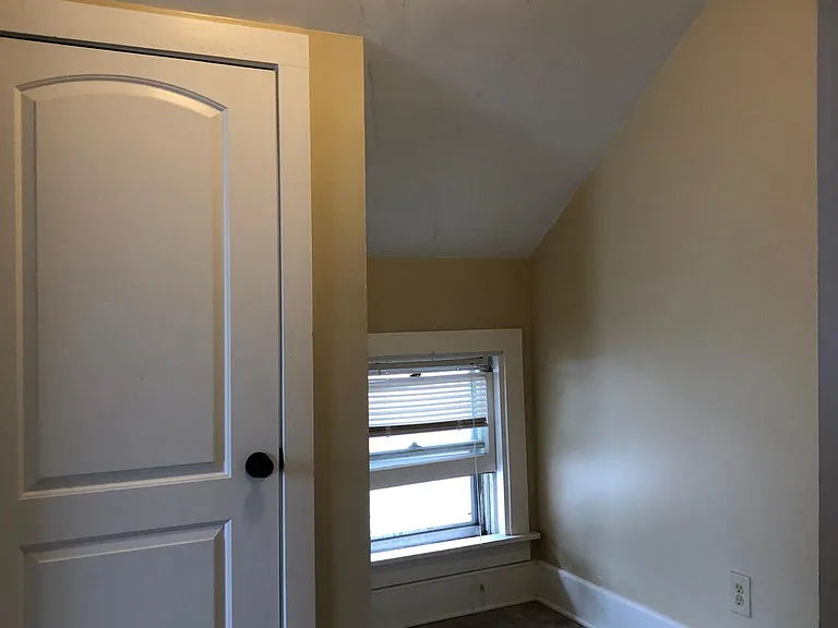 2213 S Robinson Ave #UPPER — Photo 5