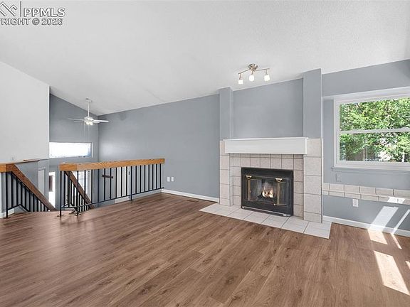 3rd image of 4405 Allesandro Dr