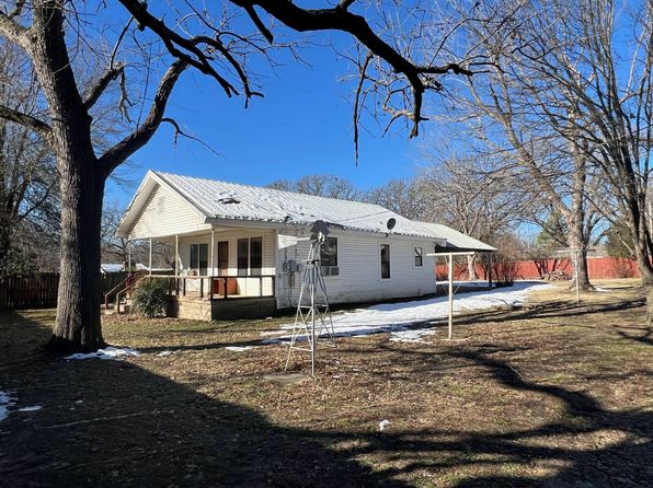 901 N Broadway St, Tishomingo, OK 73460