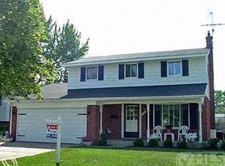 31503 Kenwood Ave, Madison Heights, MI 48071
