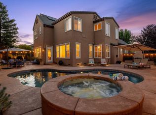 1946 Castle Dr, Petaluma, CA 94954