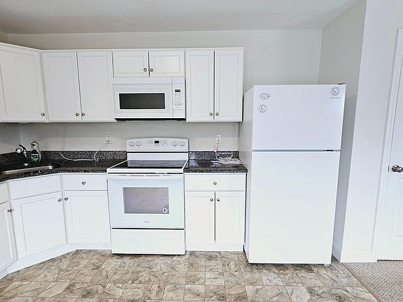 3rd image of 130 Spring St Unit 202