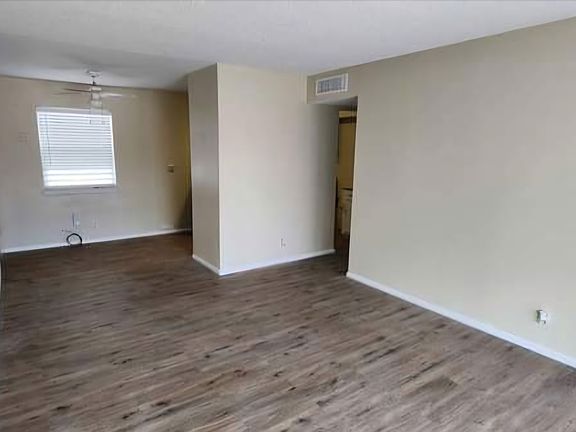 5th image of 4949 Debeers Dr