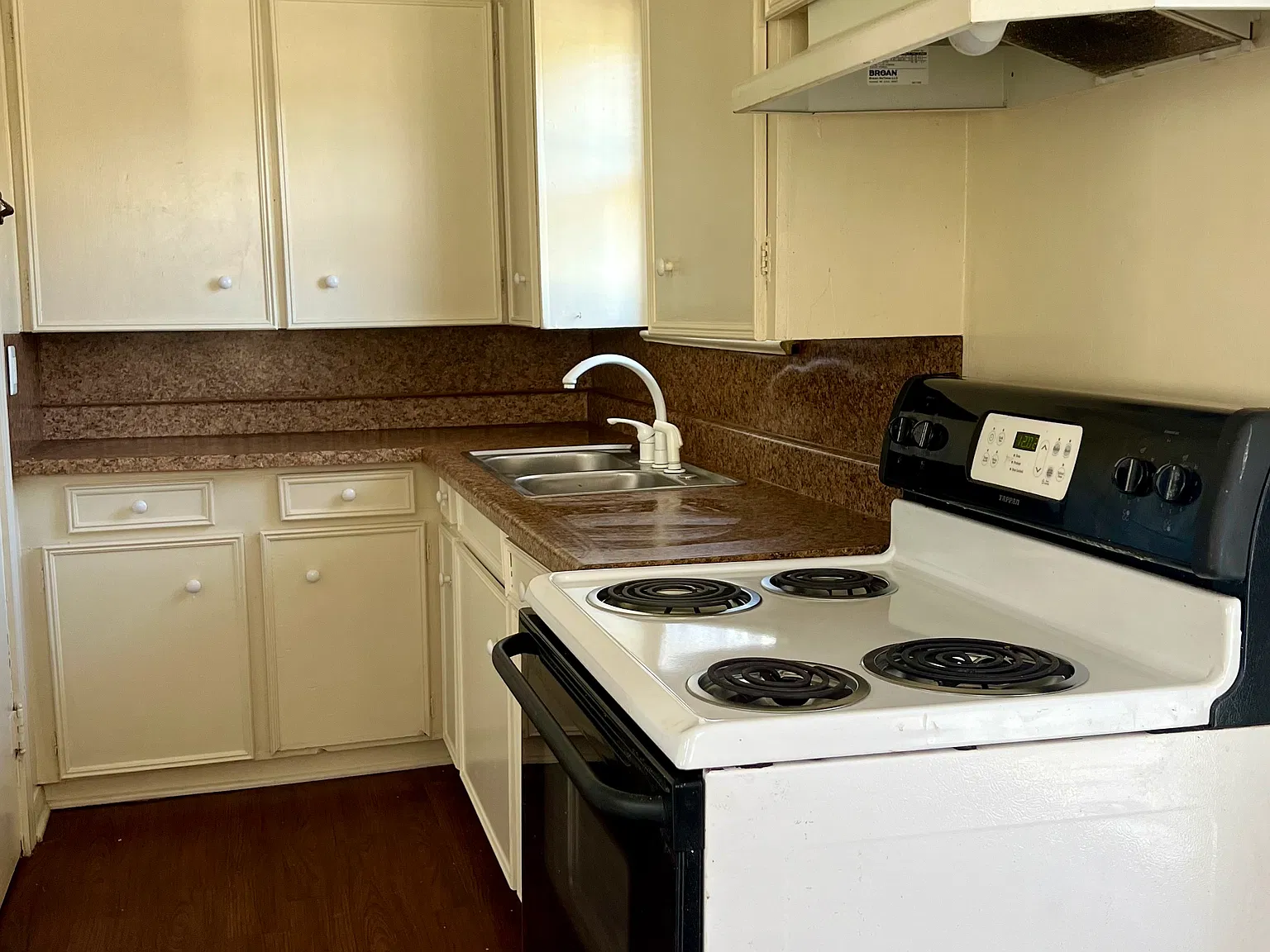 1 bed, 650 sqft, $750 — Photo 2