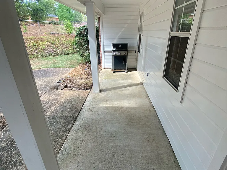 81 Sunline Dr — Photo 35