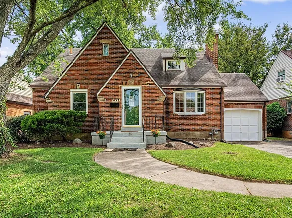 220 E Dorothy Ln, Dayton, OH 45419