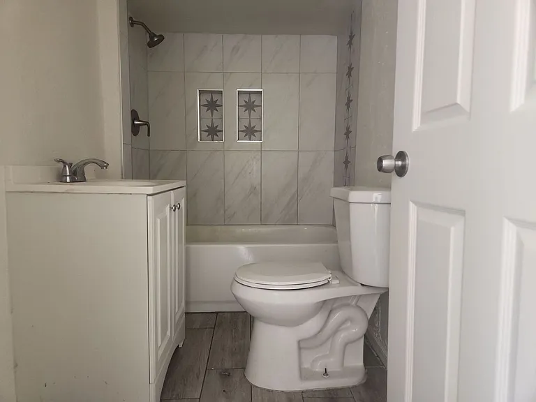 419 N 29th Ave — Photo 14