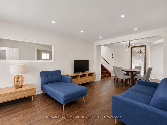 3rd image of 8 Davies Cres