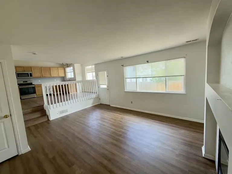 4245 Gracewood Dr — Photo 9