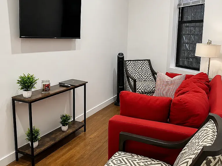 102 E 31st St #1C — Photo 7