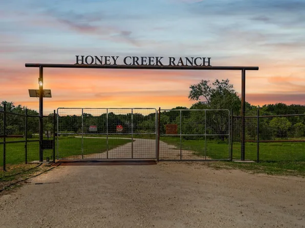 4462 Honey Creek Xing, Hico, TX 76457
