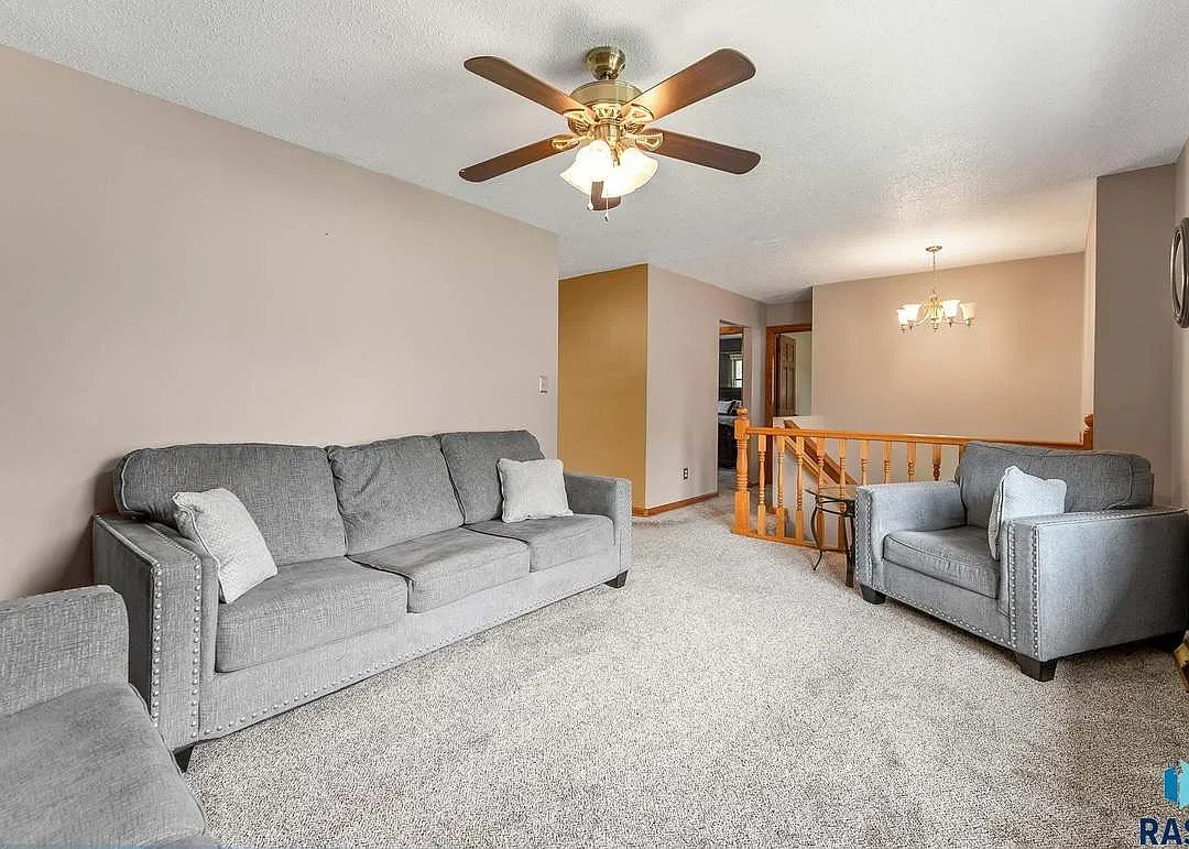 3 bed, 1727 sqft, $1,750 — Photo 3