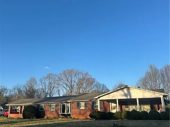 205 Gate St, North Wilkesboro, NC 28659