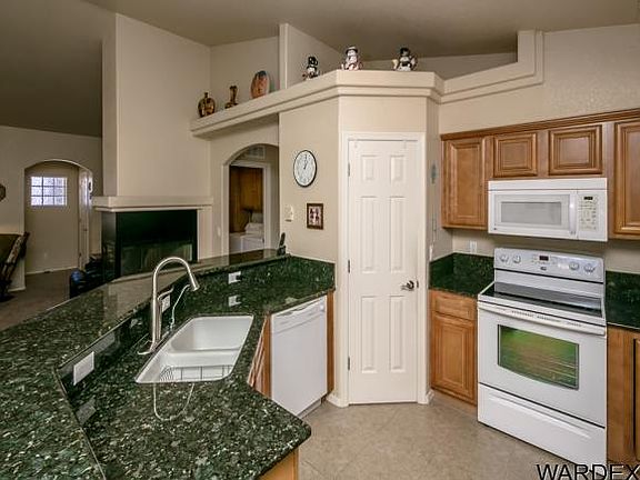 4th image of 7906 E Larkspur Dr