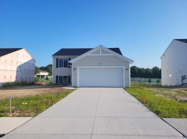 327 N Tannenbaum Trl, Cedar Springs, MI 49319