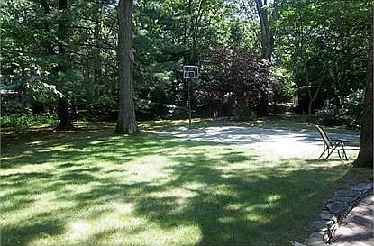4th image of 85 Oakwood Dr