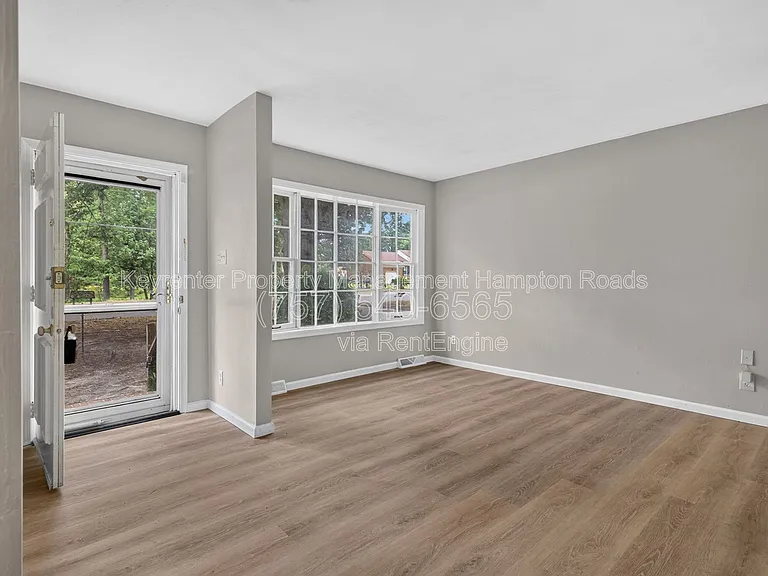 4503 Leeward Dr — Photo 3