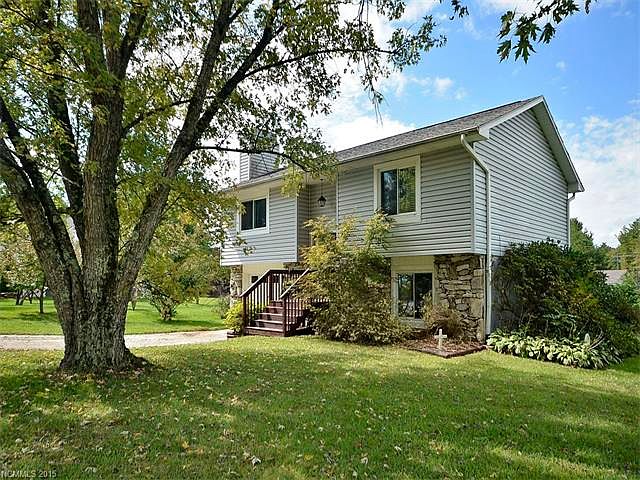 1st image of 2 Apple Blossom Ln
