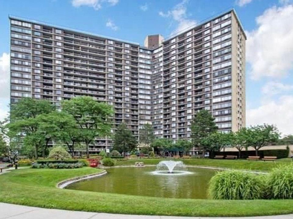 1st image of 2 Bay Club Dr APT 9V