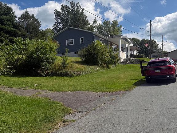 2nd image of 1108 E Filbert St