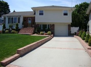 1494 Pea Pond Rd, Bellmore, NY 11710