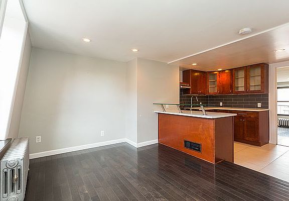 4th image of 151 Smith St APT 3L