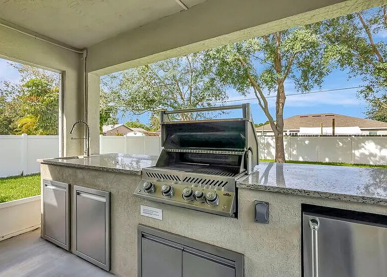 237 SW Twig Ave — Photo 30