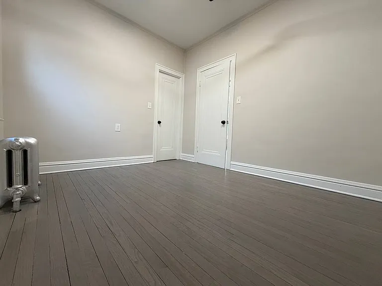 8442 S Essex Ave — Photo 3