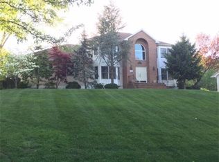 3 Launcelot Ln, Monroe Township, NJ 08831