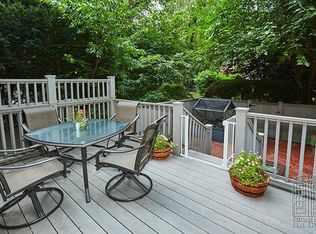 3950 45th St, Long Island City, NY 11104