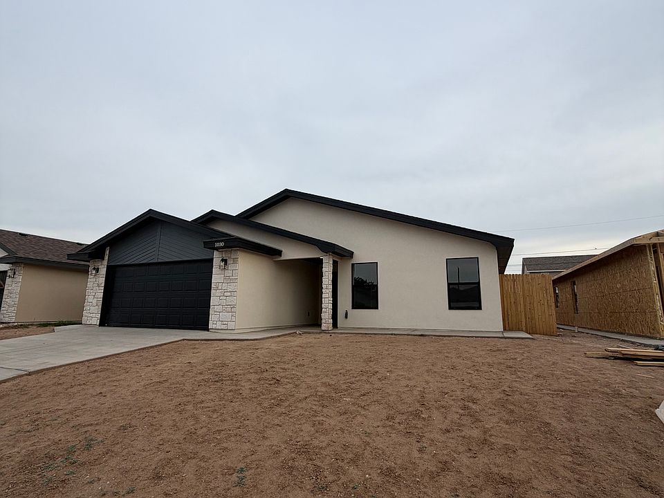 2nd image of 1030 Clover Ln