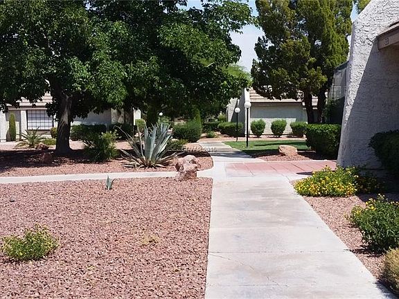 3rd image of 3327 Loma Linda Ln