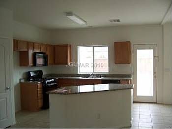 2nd image of 6008 Peacock Pine St