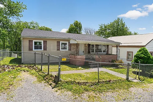 90 Needham St Photo 1
