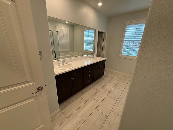 4th image of 24208 Paloma Ct