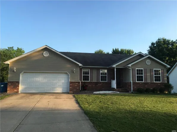 1130 Nassau Dr, Edwardsville, IL 62025