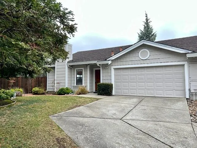 2127 Westward Pl photo 1
