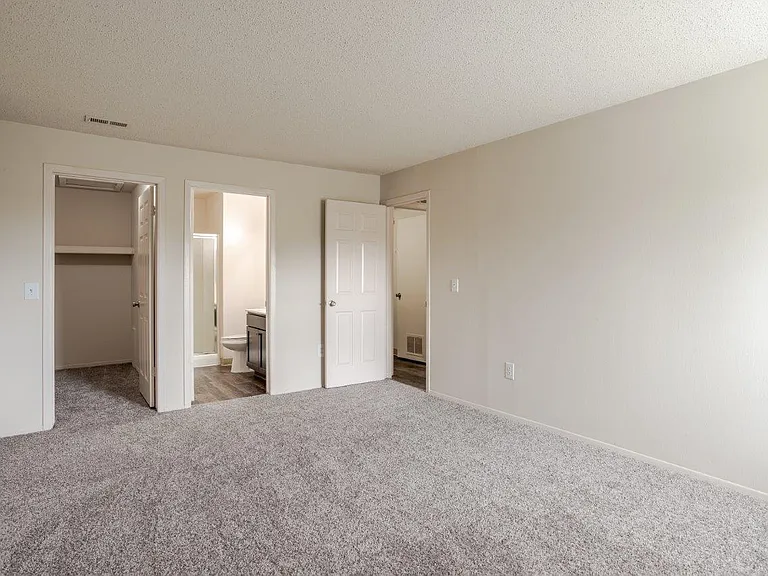 Pavilion Court Apartment Homes — Photo 5