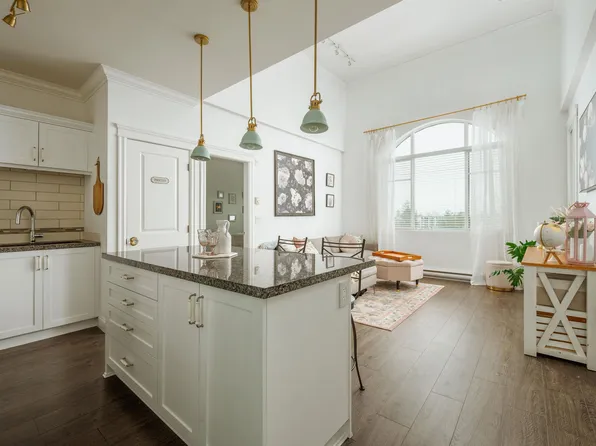 11882 226th St #410, Maple Ridge, BC V2X 9C7