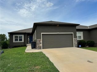 22054 W 116th Ter #1, Olathe, KS 66061