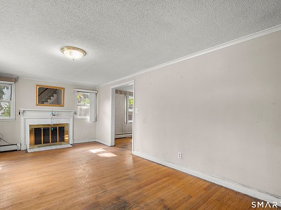 4th image of 516 Park Road