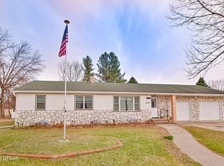 417 1st St NW, Mayville, ND 58257