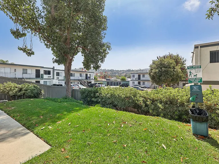 Valle at 9151 Kenwood — Photo 22