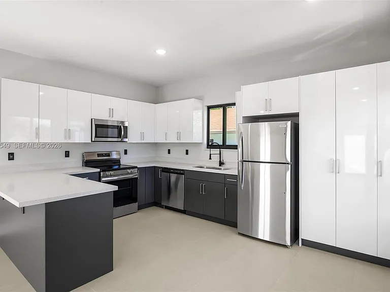 601 NW 3rd Ave #A — Photo 3