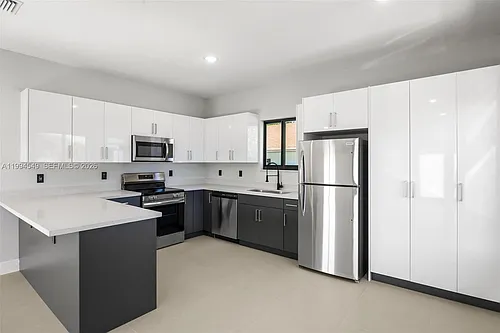 601 NW 3rd Ave #1 Photo 1