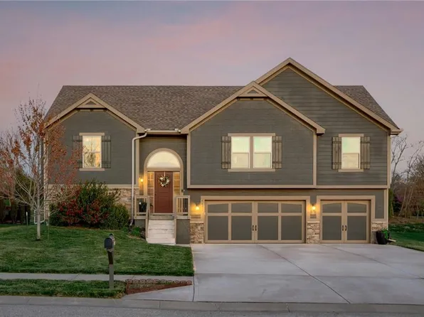 9409 NE 97th St, Kansas City, MO 64157