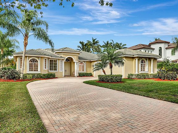 3rd image of 4658 SW Long Bay Drive